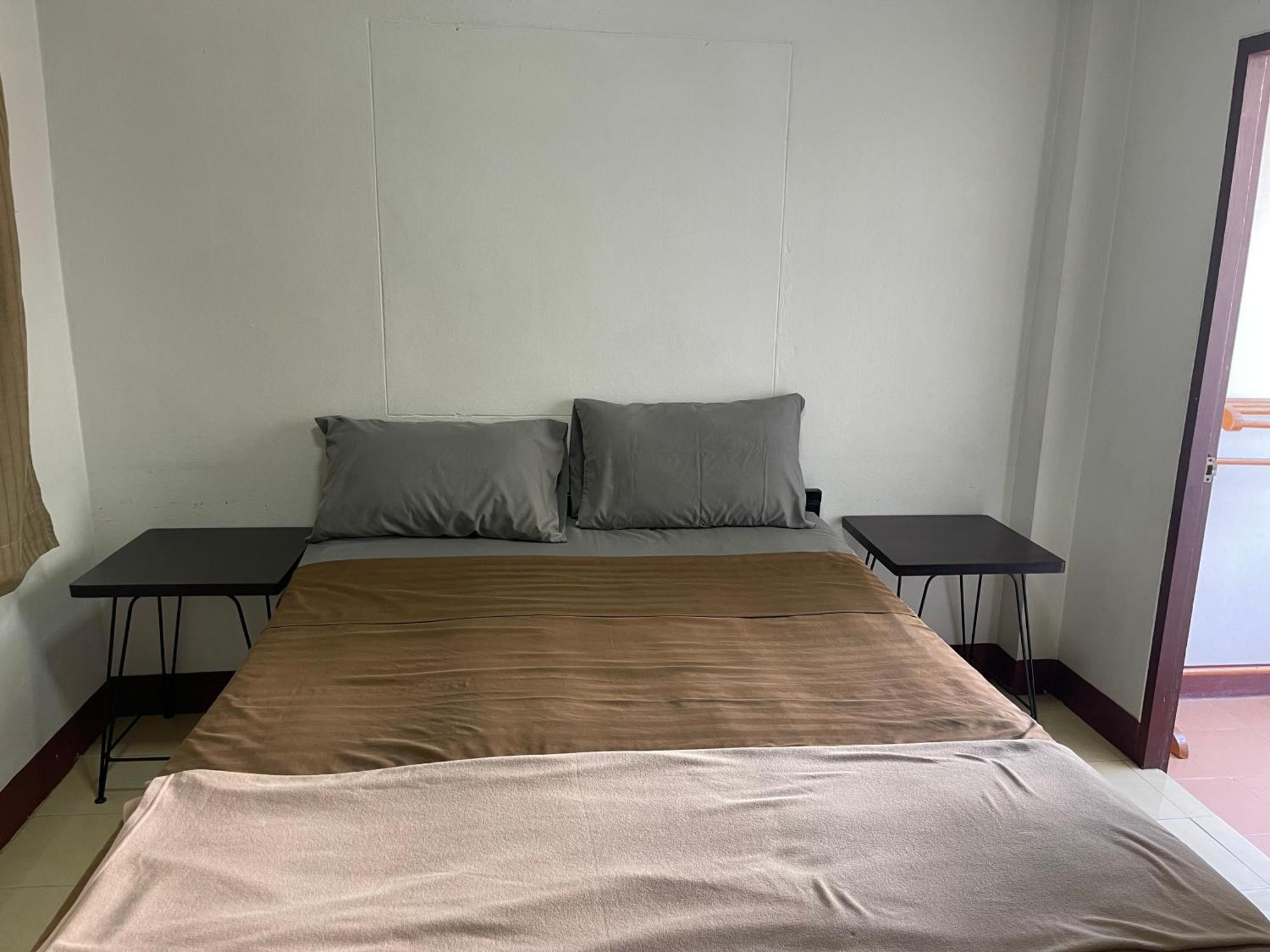 Jj Guesthouse - Chiang Mai — Photos 1